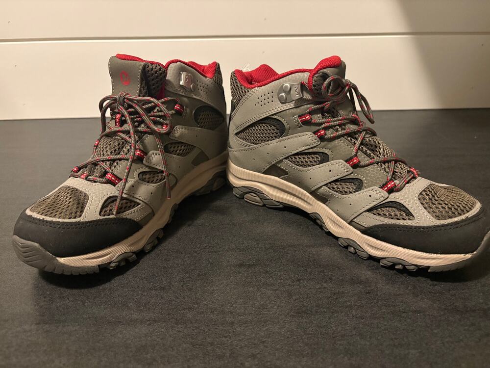 Youth size 6 Merrell Moab 3 Mid boot waterproof boots- like new